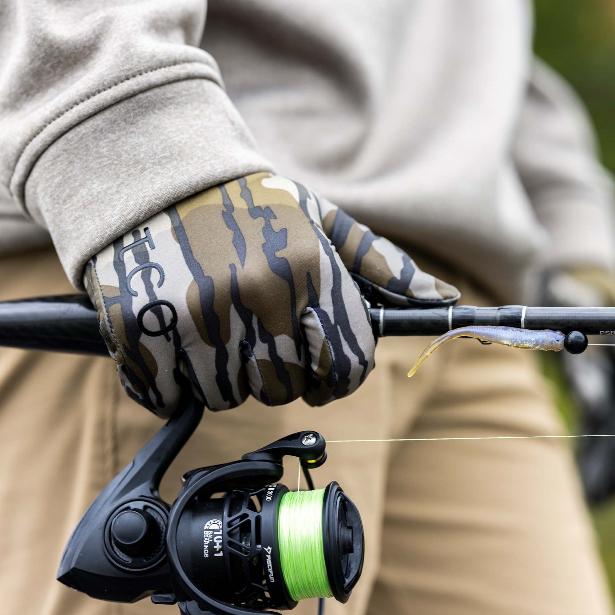 Helm Fishing Gloves – AFTCO