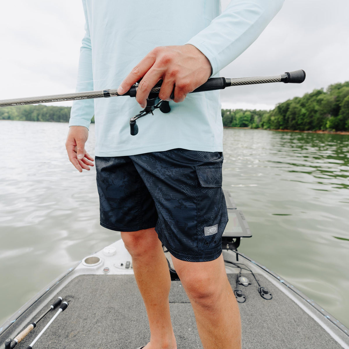 Deckhand Camo Fishing Cargo Shorts | AFTCO