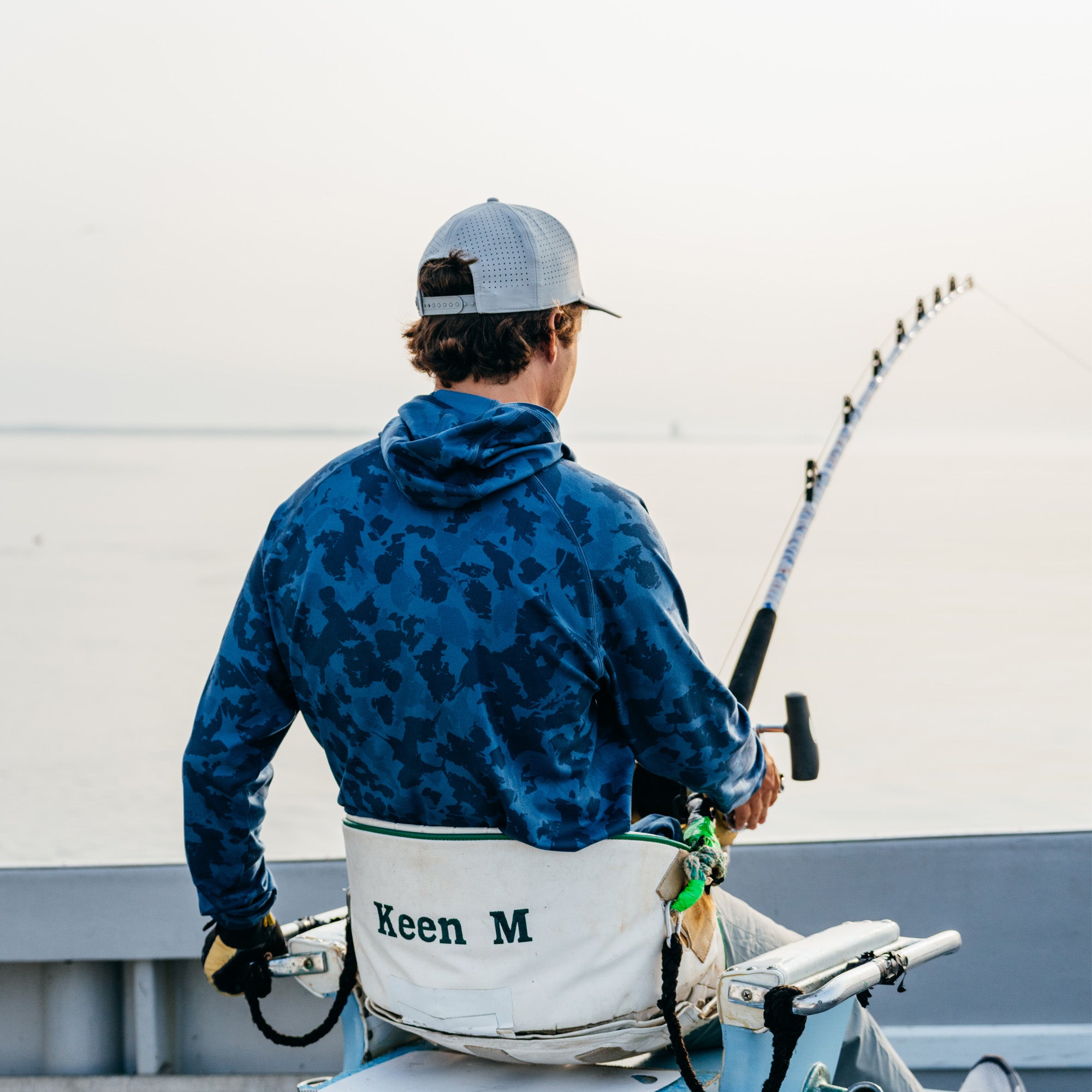 Adapt Phase Change Hooded Fishing Shirt | AFTCO