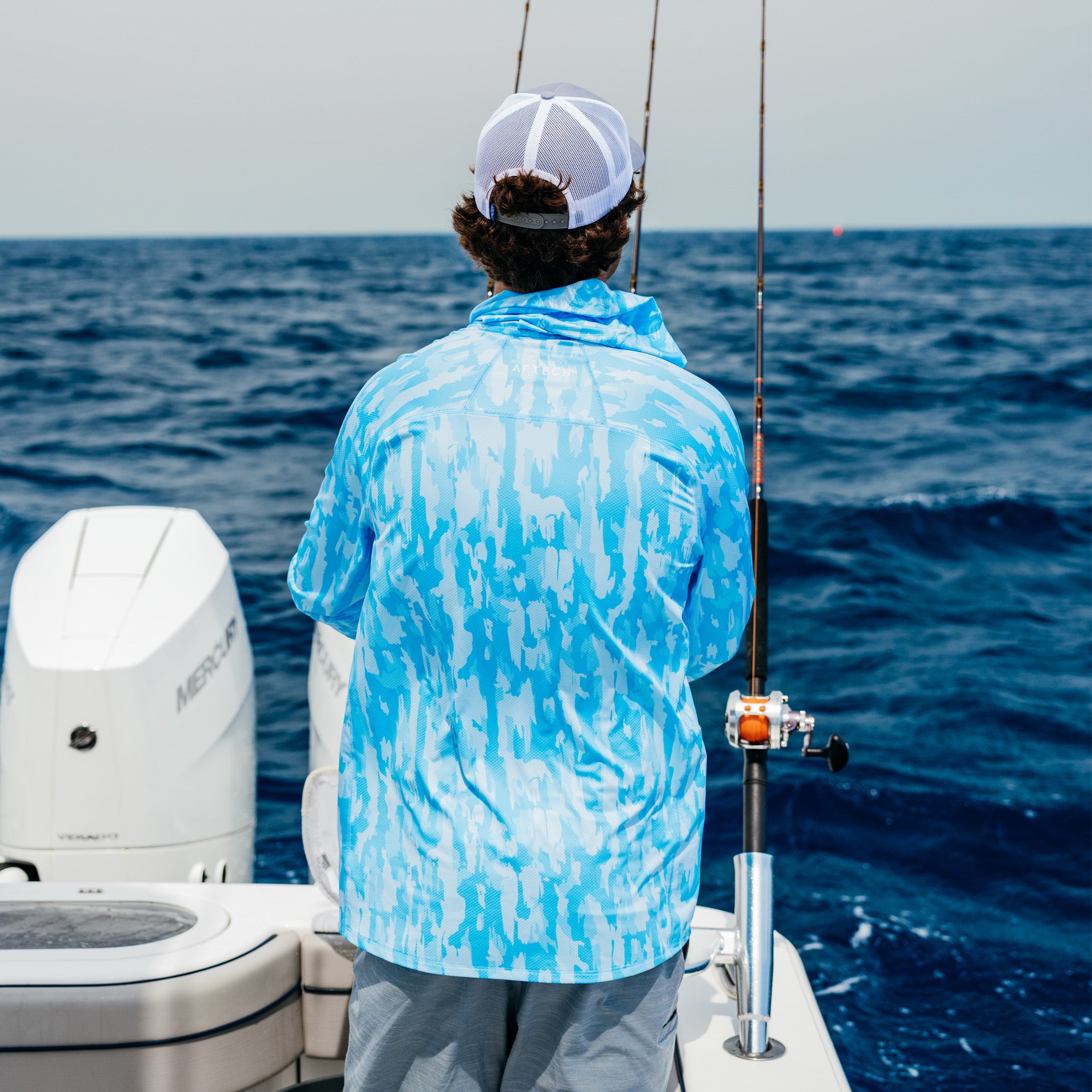 Adapt Phase Change Hooded Fishing Shirt | AFTCO