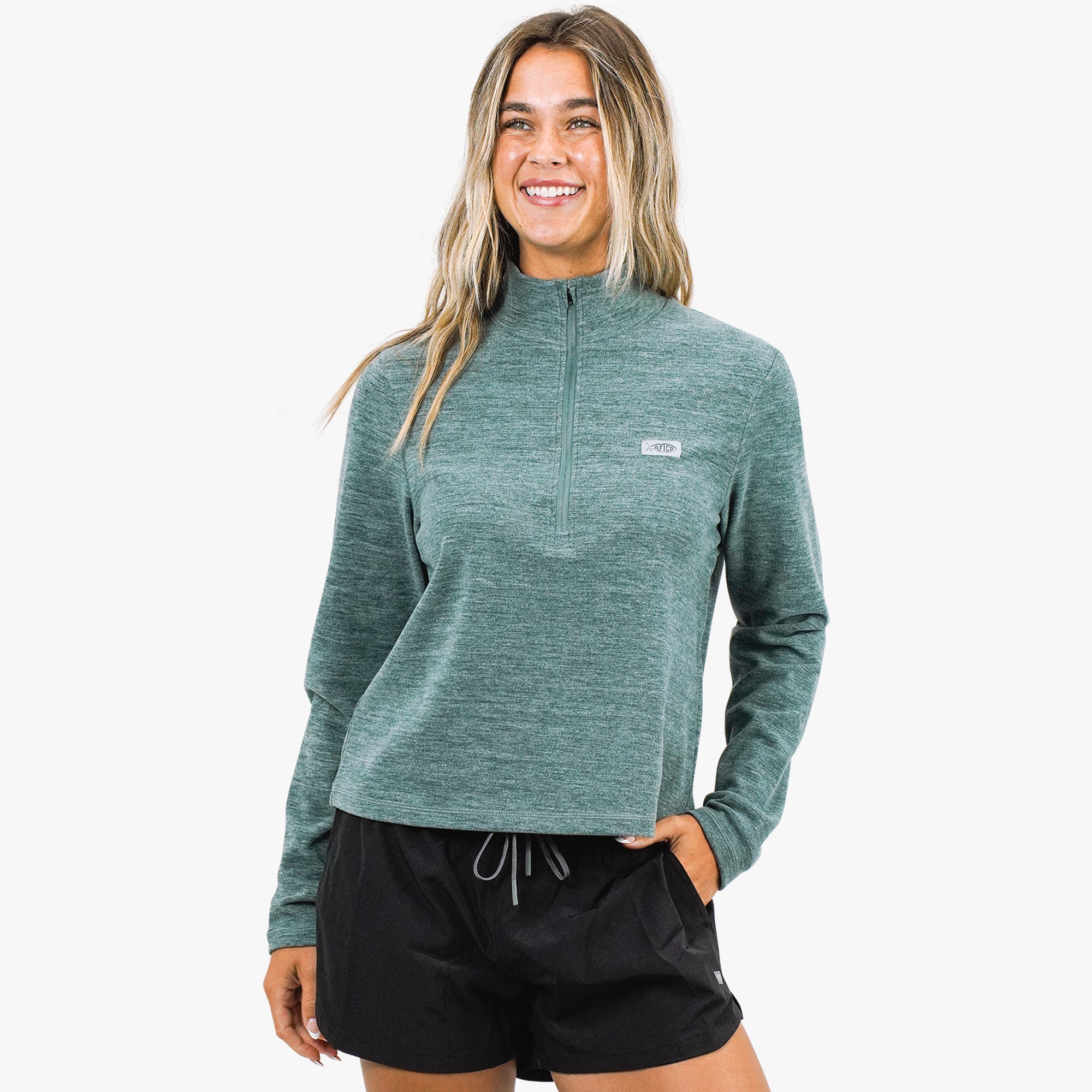 Women's Coastal Layer 1/4 Zip Fishing Pullover | AFTCO