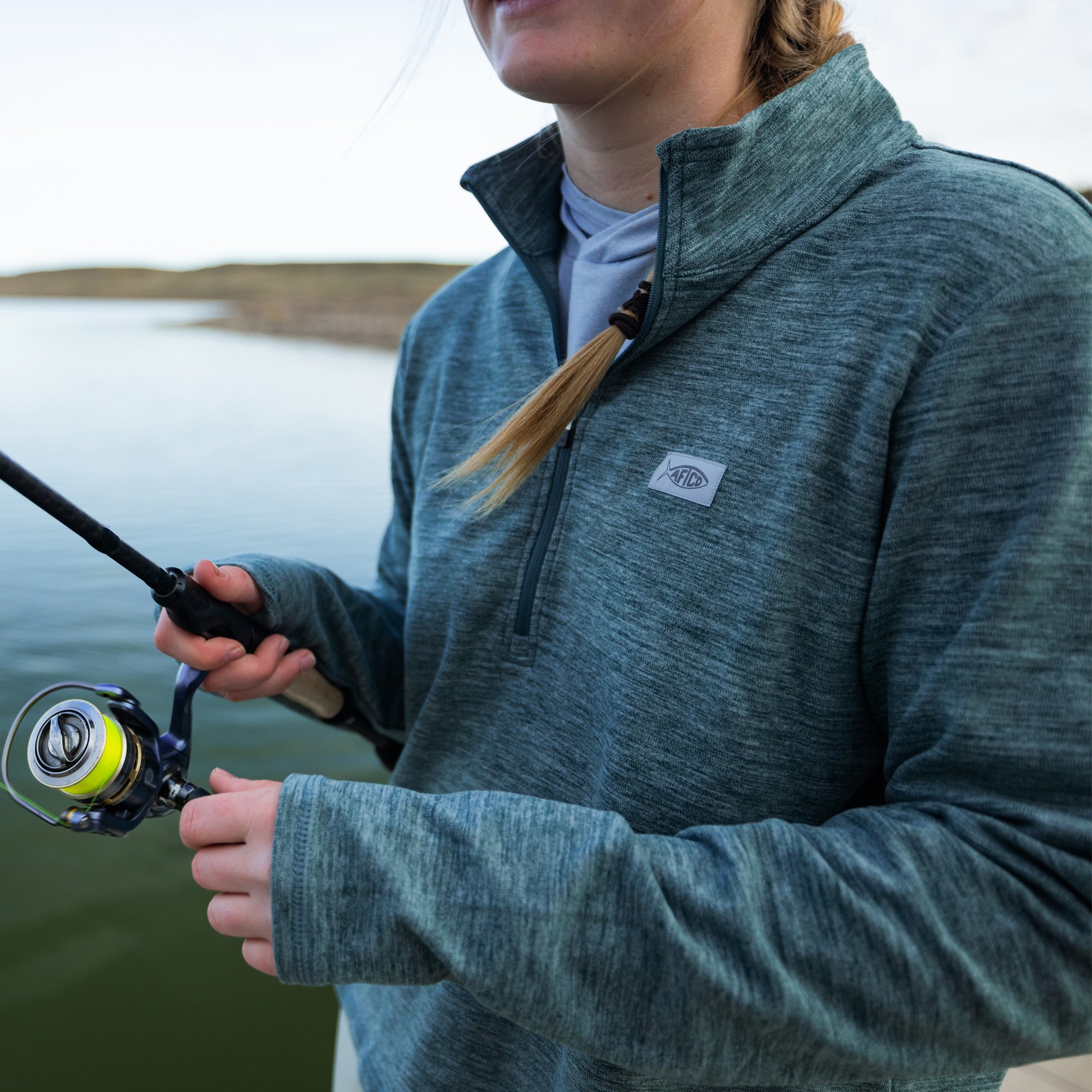 Women's Coastal Layer 1/4 Zip Fishing Pullover | AFTCO