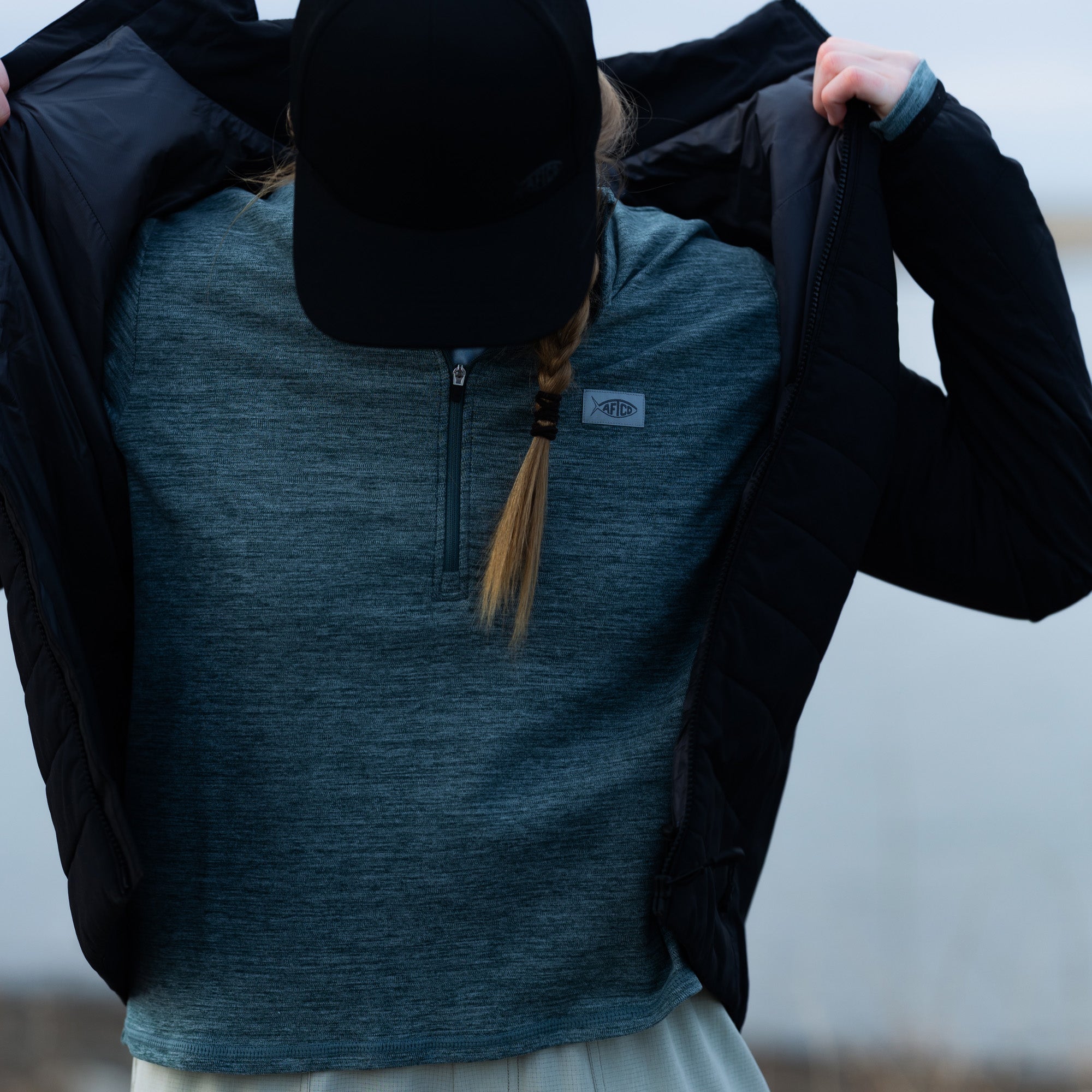 Women's Coastal Layer 1/4 Zip Fishing Pullover | AFTCO